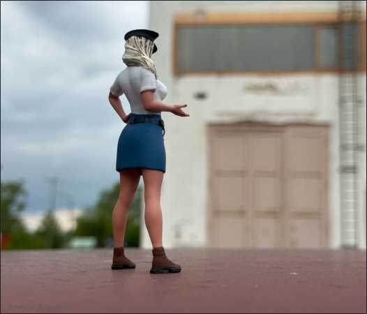 1:18 Police Girl - Handgemacht - 3D - Unikate -